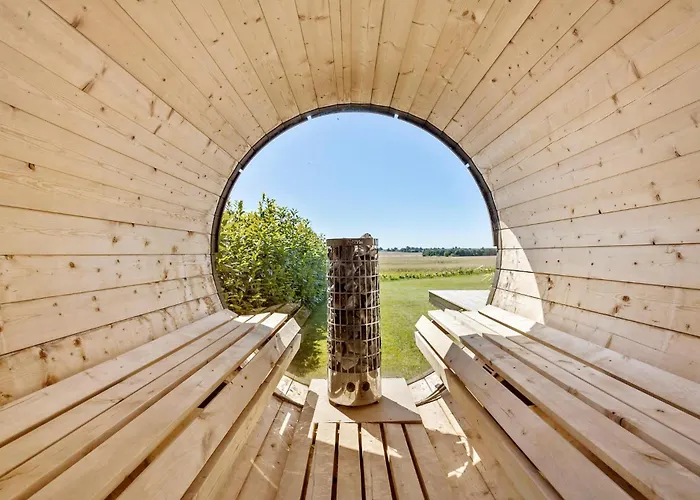 Дом отдыха Beautiful In With Sauna